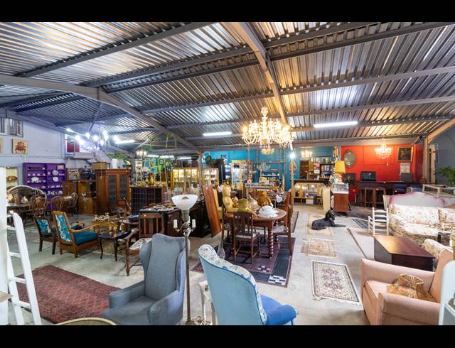 1,350M² BUILDING FOR SALE IN EDENVALE CENTRAL